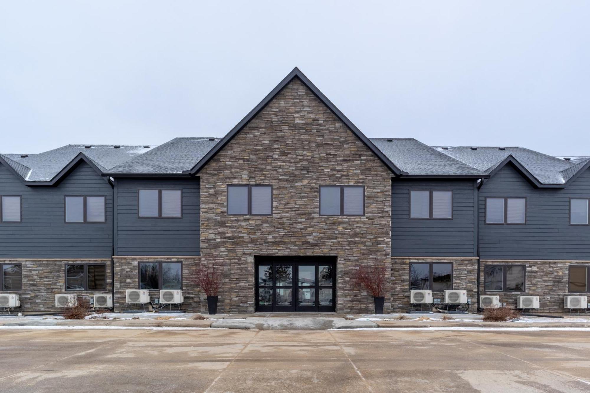 Norland Inn & Suites Roseau Exterior photo